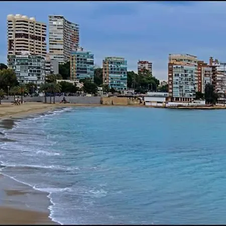 Doble,baño Privado,en Piso Particular,urbanizacion Completa Y Garage,en Albufereta,cerca Del Puerto,explanada Y Castillo De Habitación en casa particular Alicante