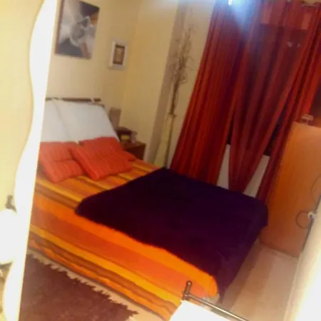 Doble,bano Privado,en Piso Particular,urbanizacion Completa Y Garage,en Albufereta,cerca Del Puerto,explanada Y Castillo De Séjour chez l'habitant Alicante